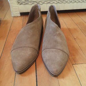 New in Box Tan Suede Franco Sarto Flats